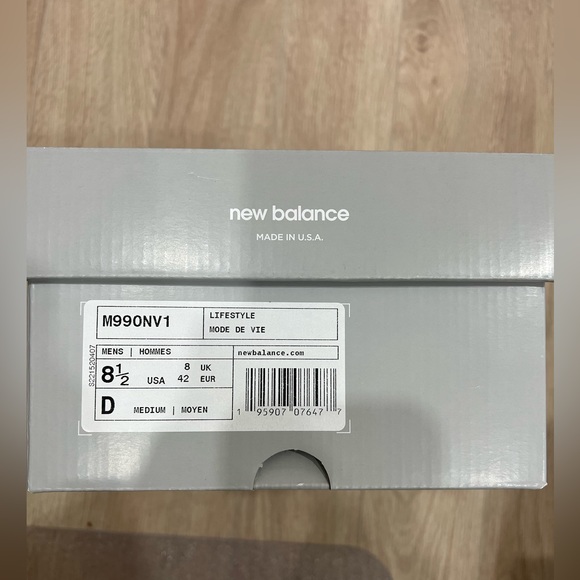 New Balance 990nv1 us8.5 - Picture 2 of 3